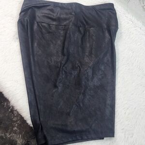 AVA & VIV Black Spandex Shorts